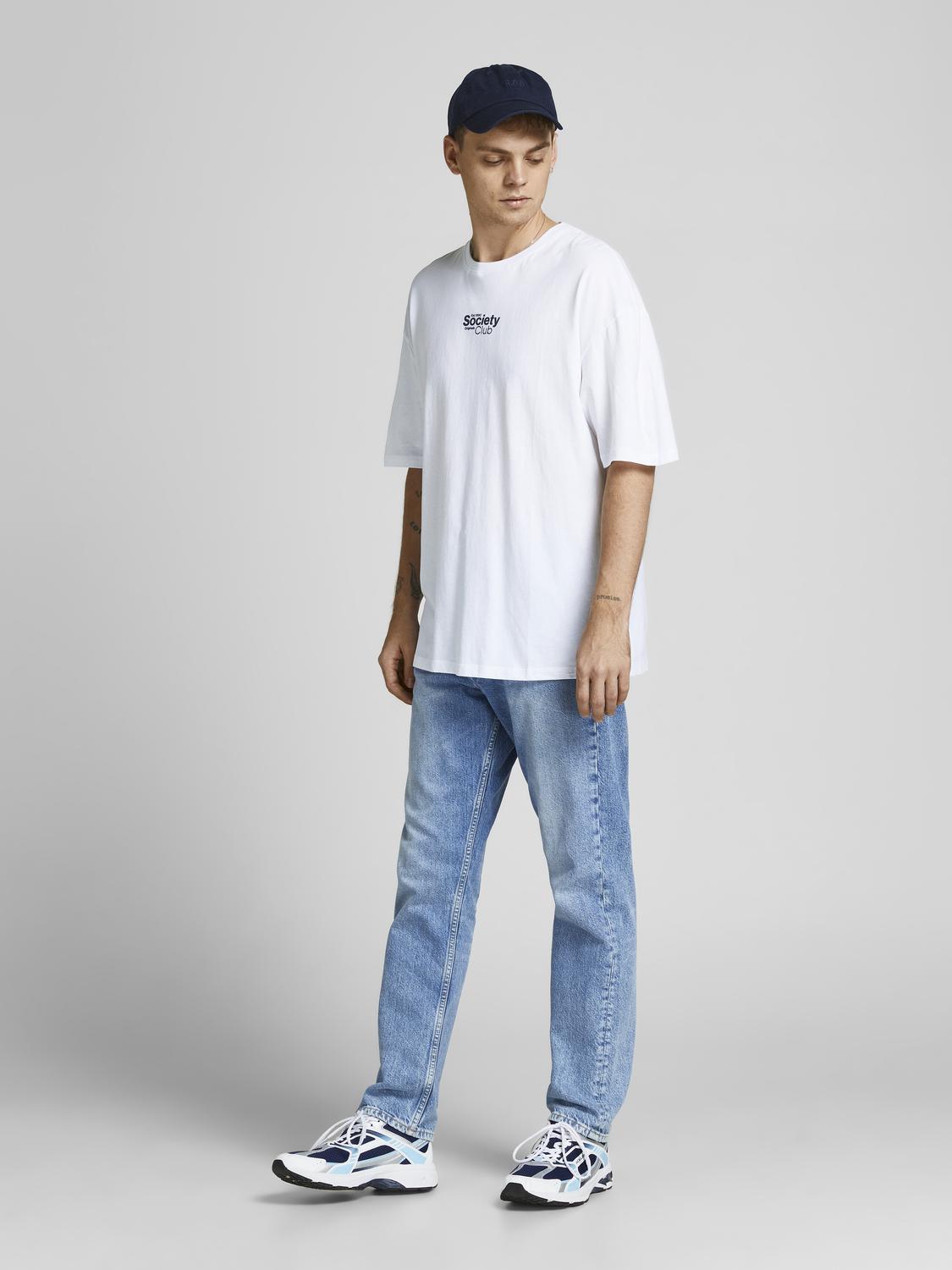 model_shot-front_full