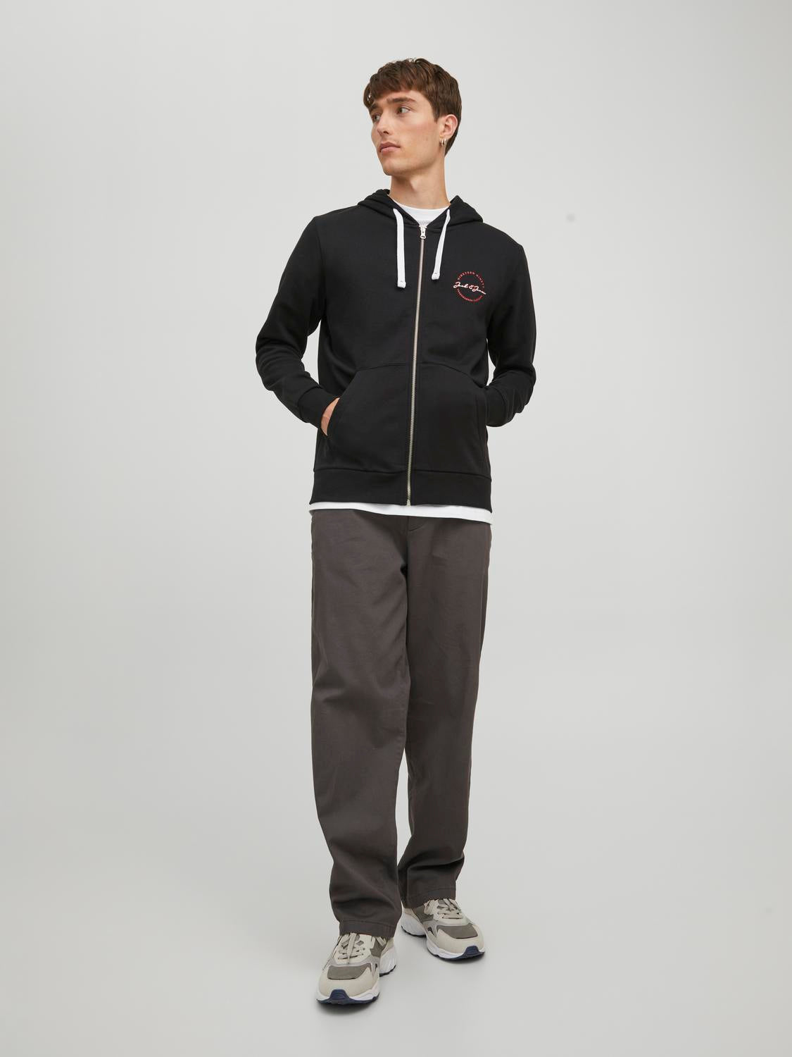 model_shot-front_full