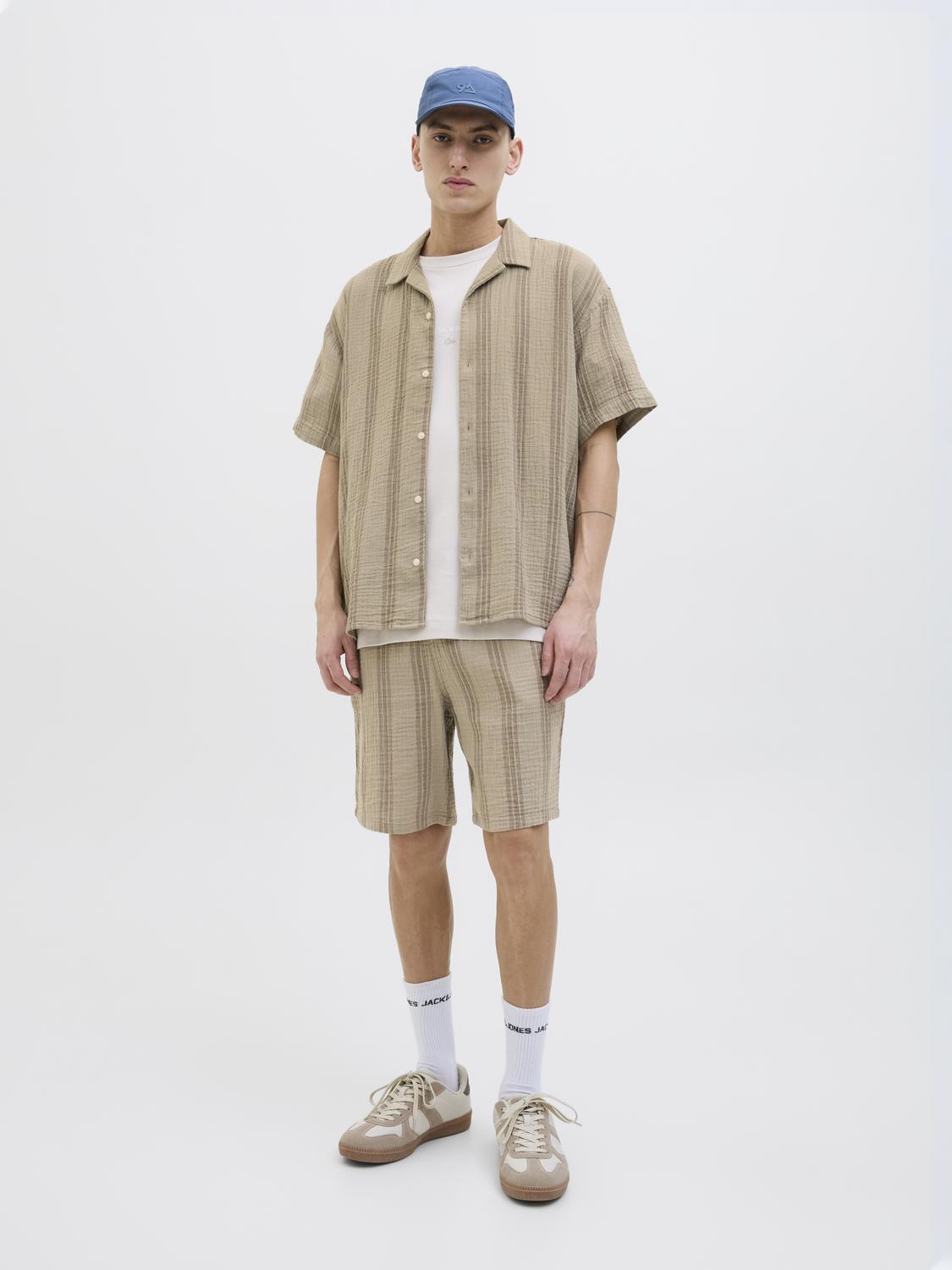 model_shot-front_full