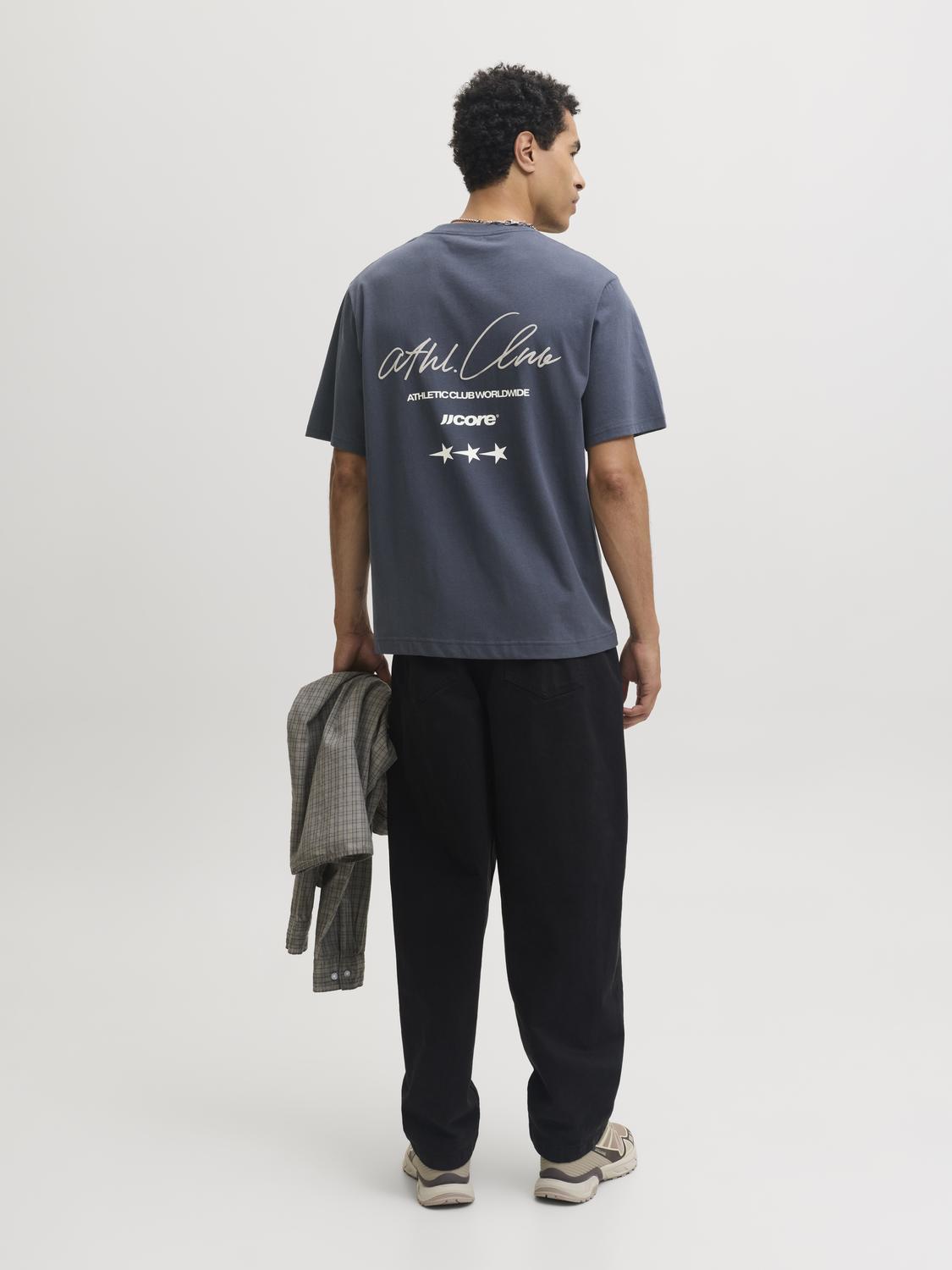 model_shot-back