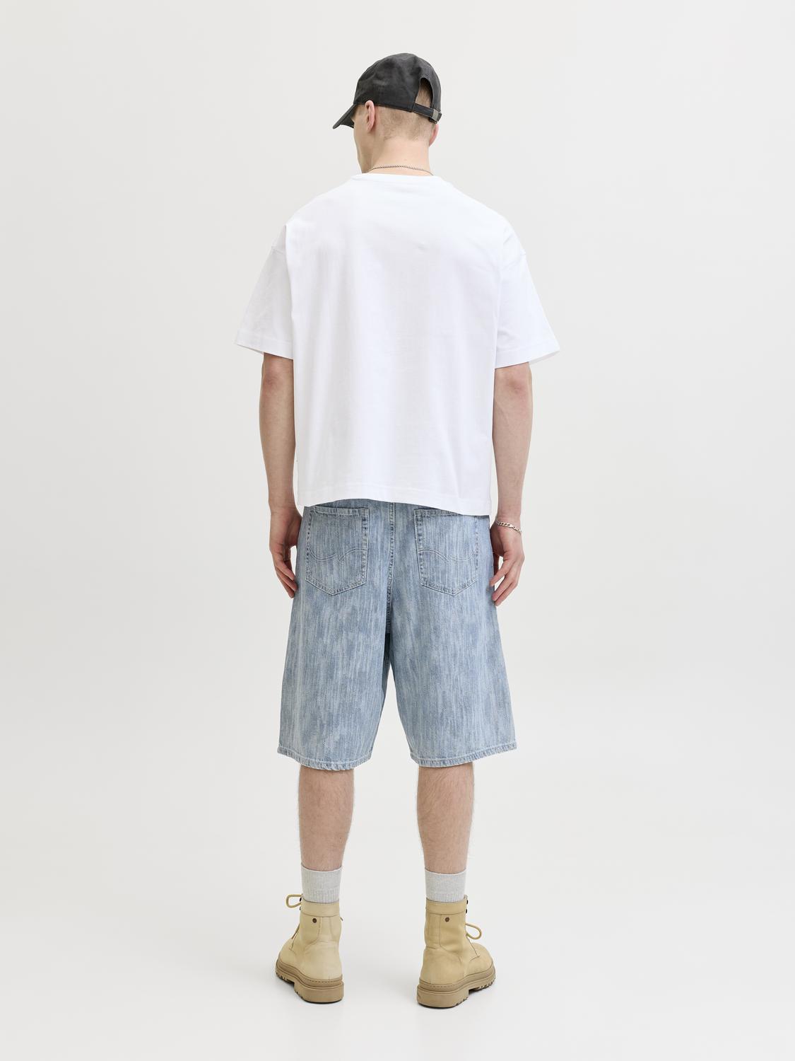 model_shot-back