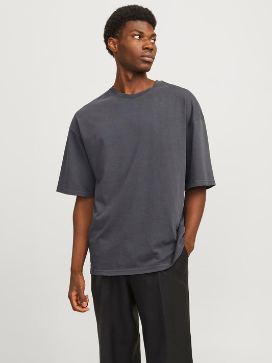 model_shot-front