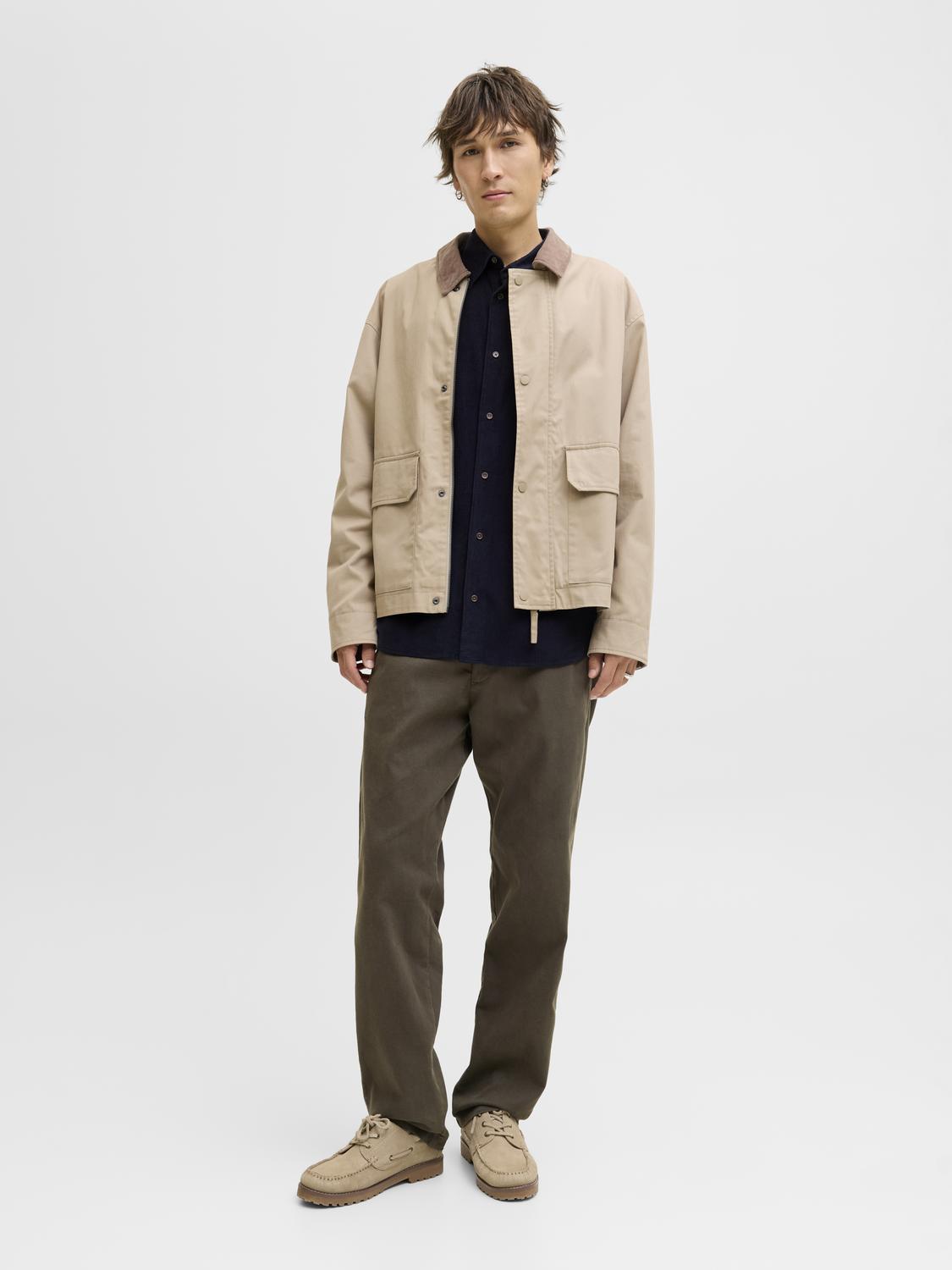 model_shot-front_full