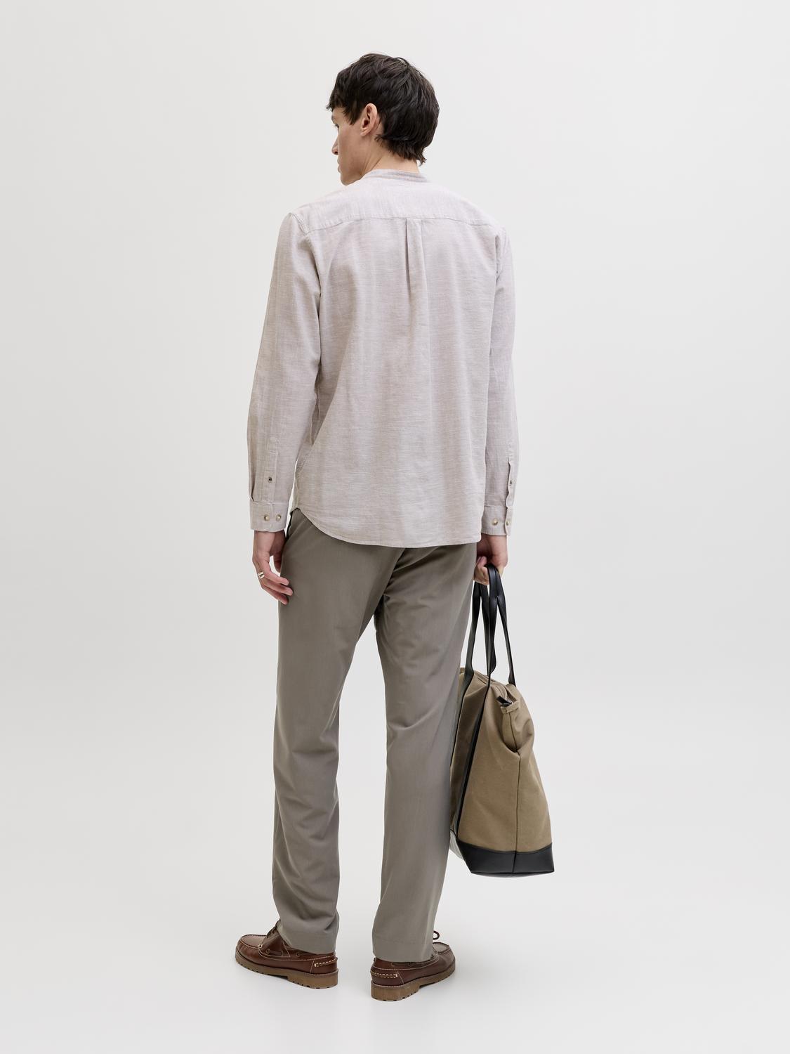 model_shot-back