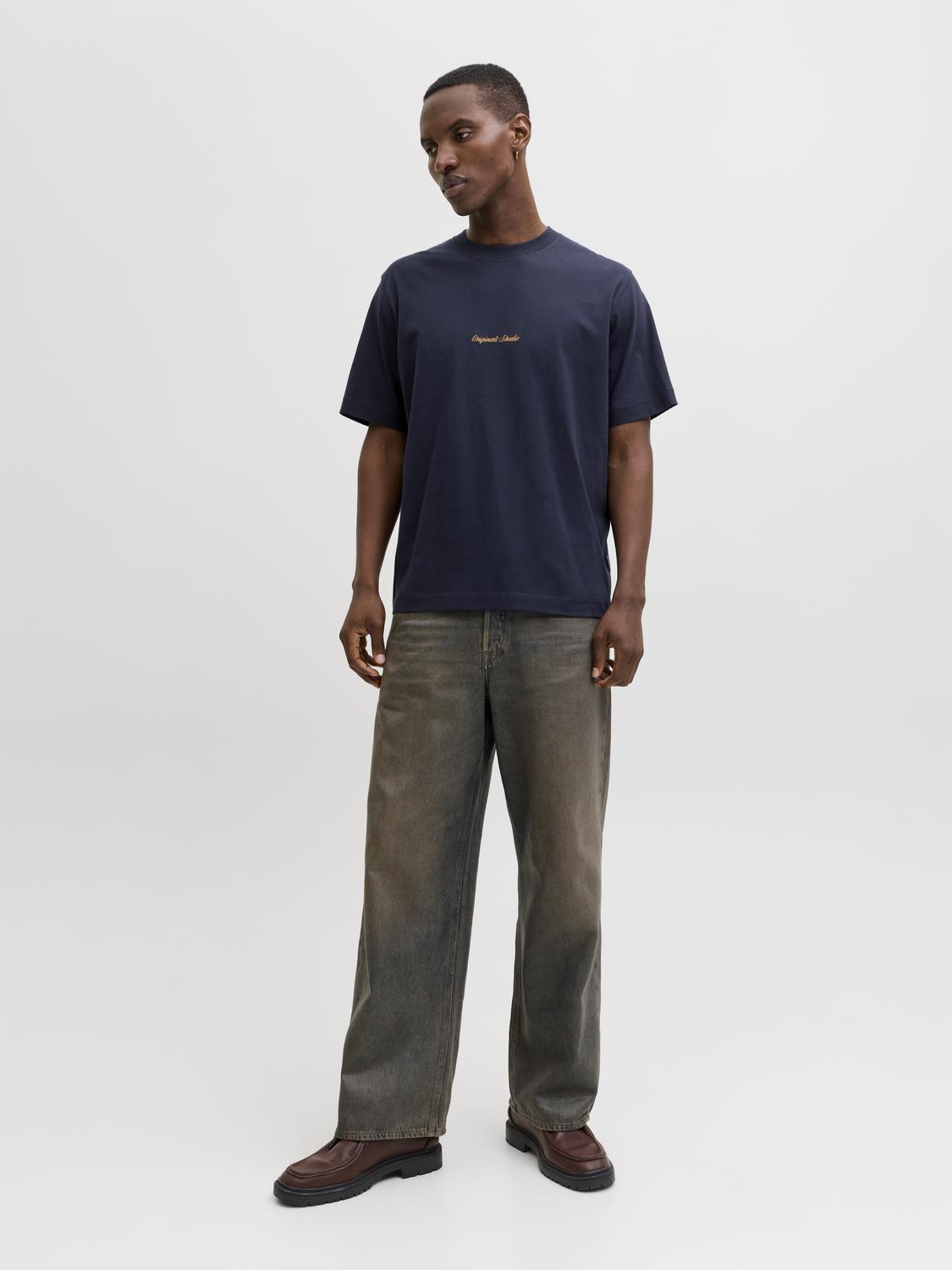 model_shot-front_full