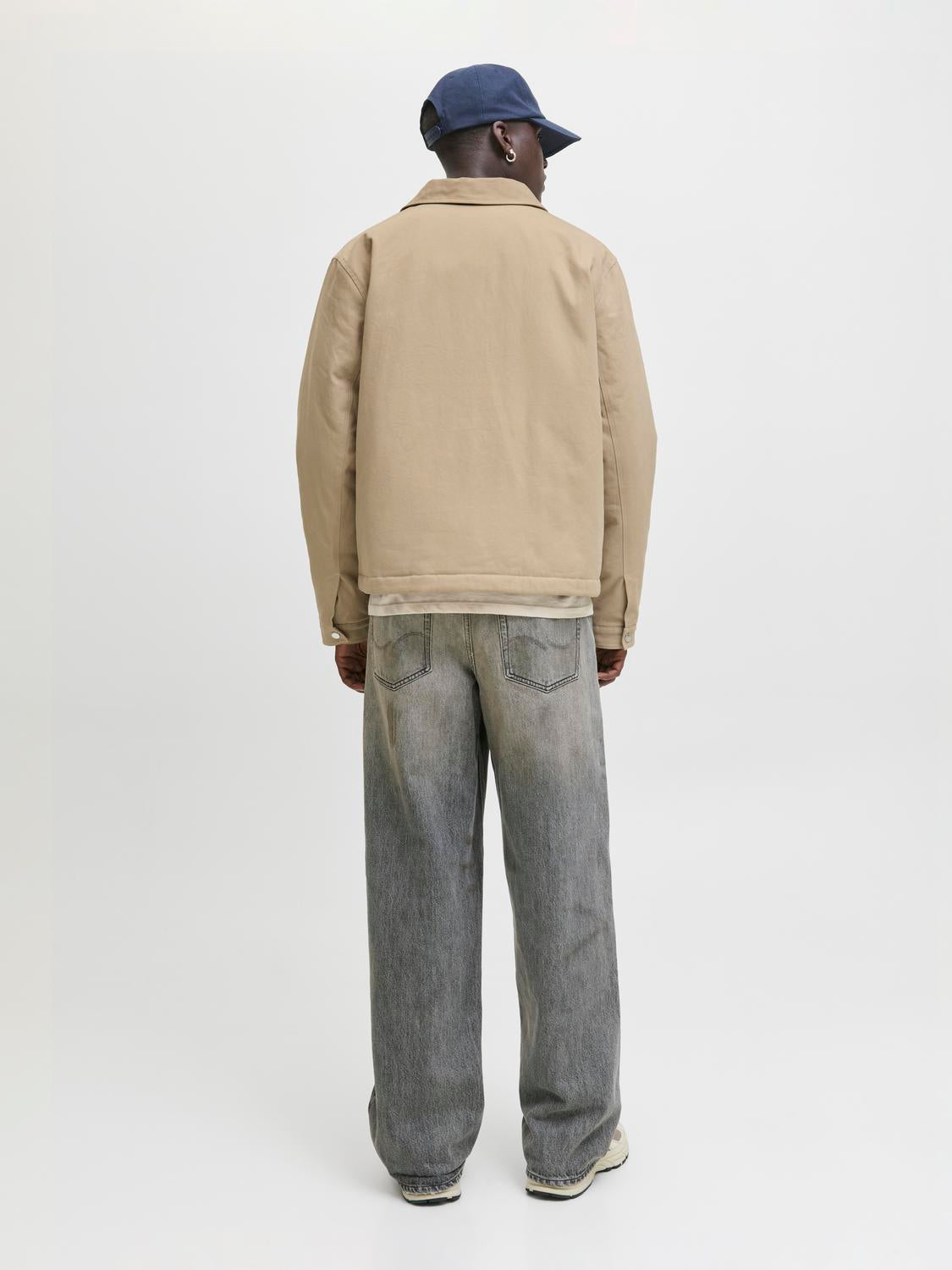 model_shot-back