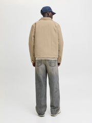 model_shot-back