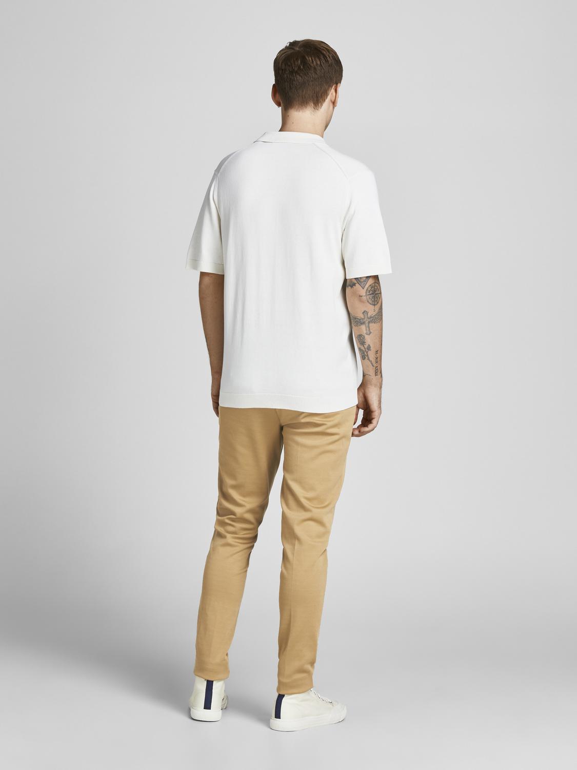 model_shot-back