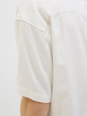 قميص رجالي أبيض Cloud Dancer بأكمام قصيرة