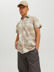 model_shot-front