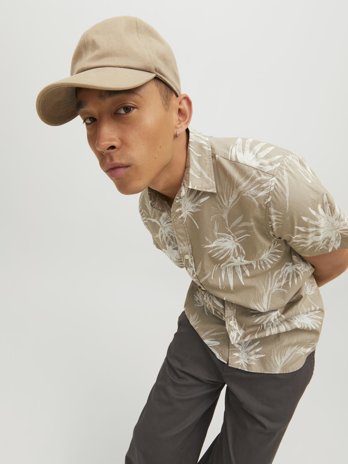 model_shot-creative