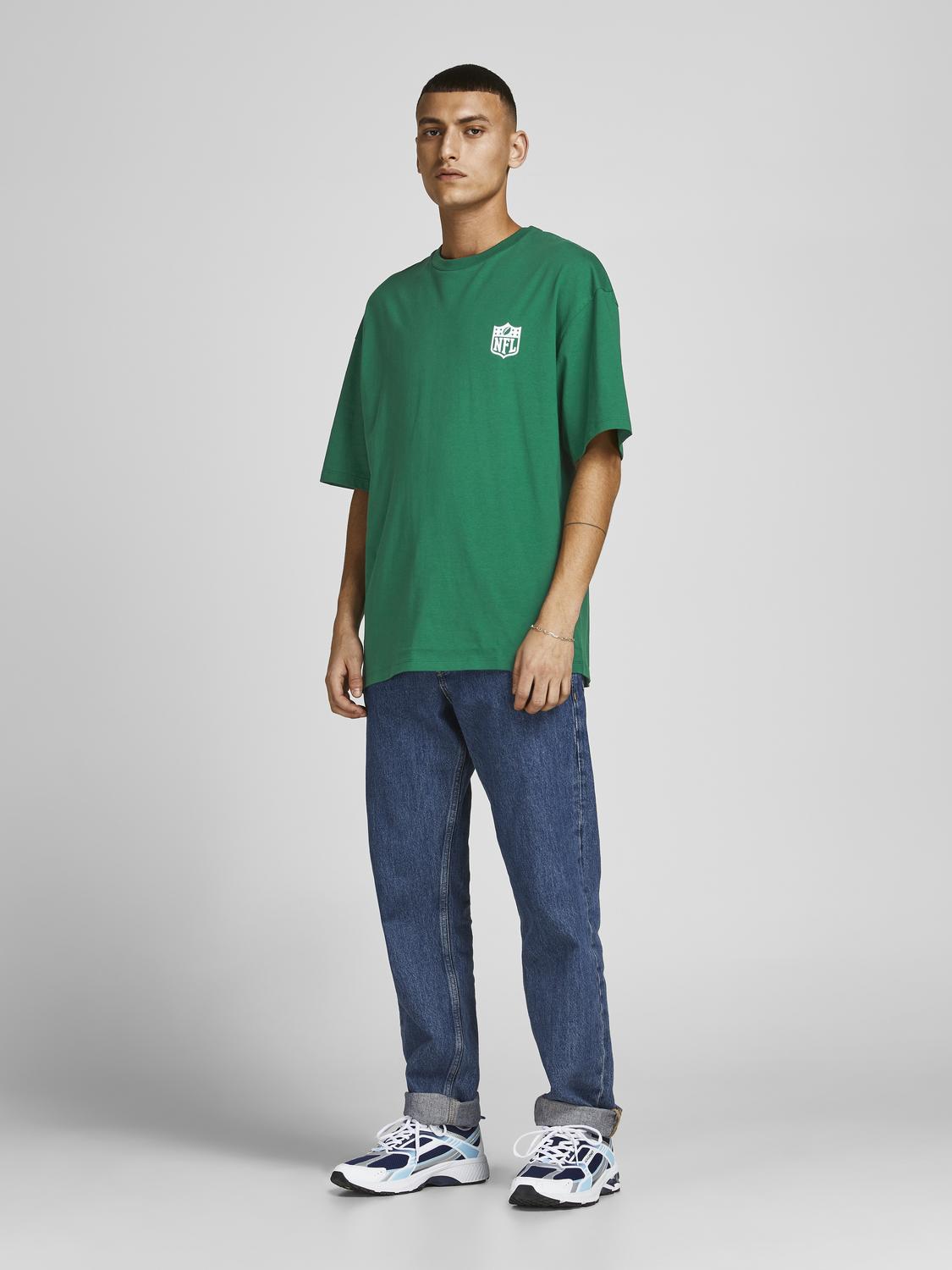 model_shot-front_full