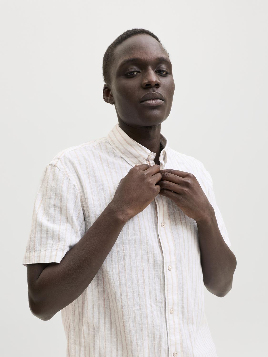 model_shot-creative