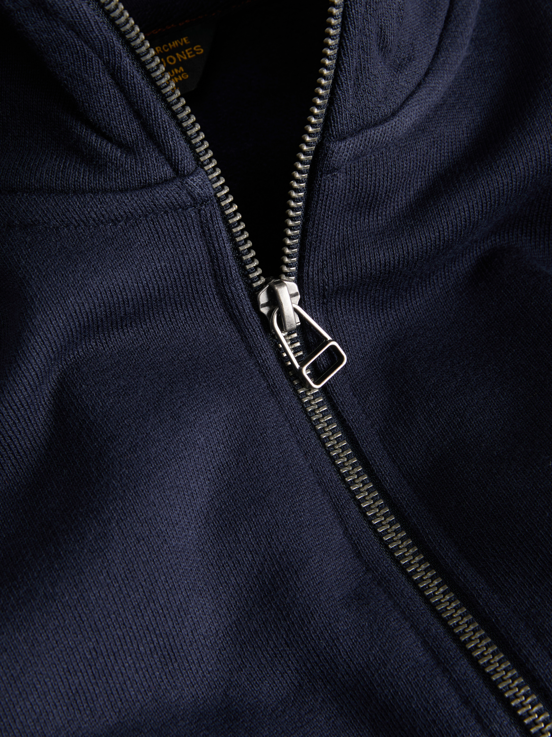 model_shot-detail