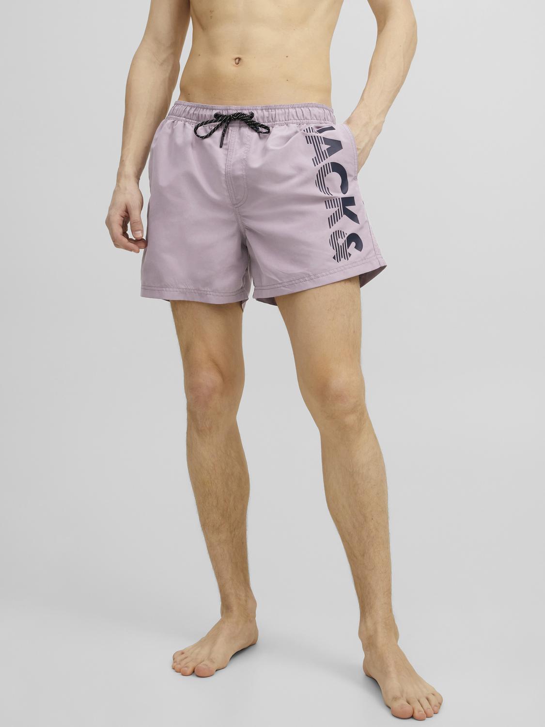 model_shot-front