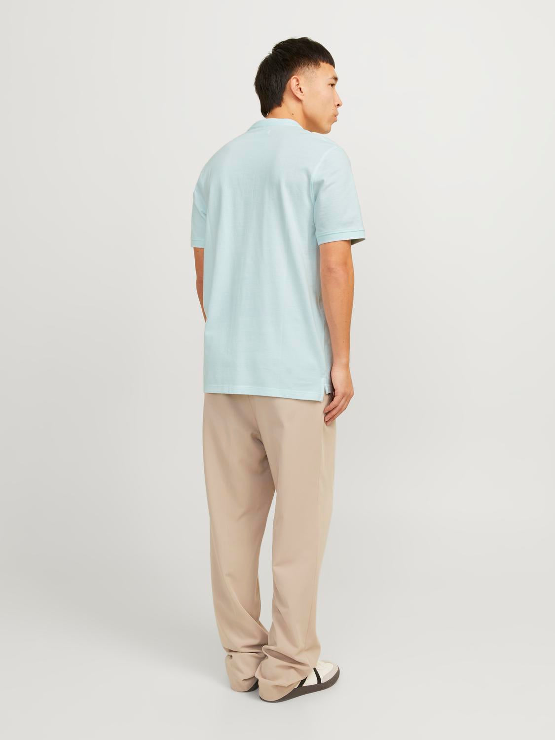 model_shot-back