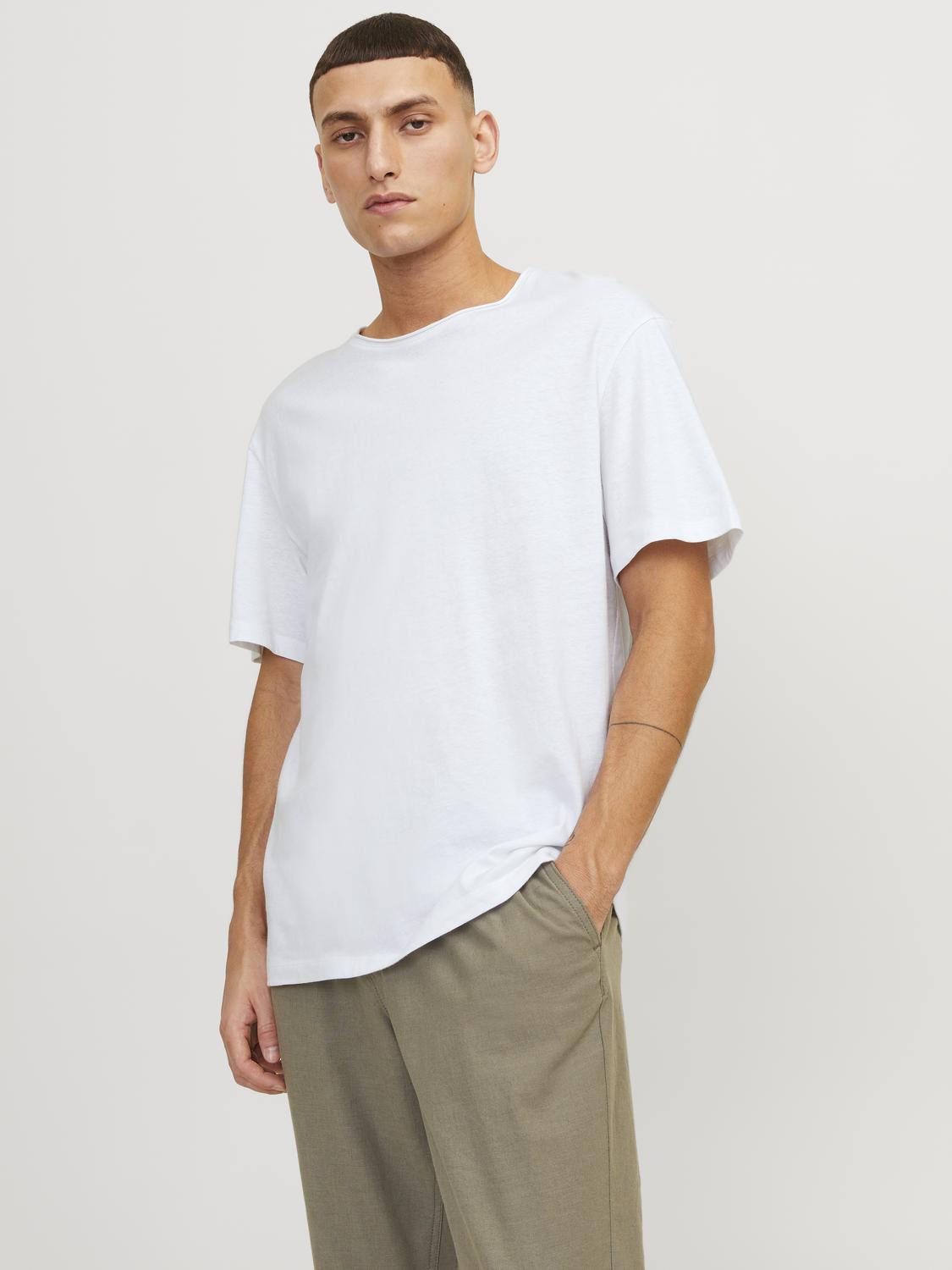 model_shot-front