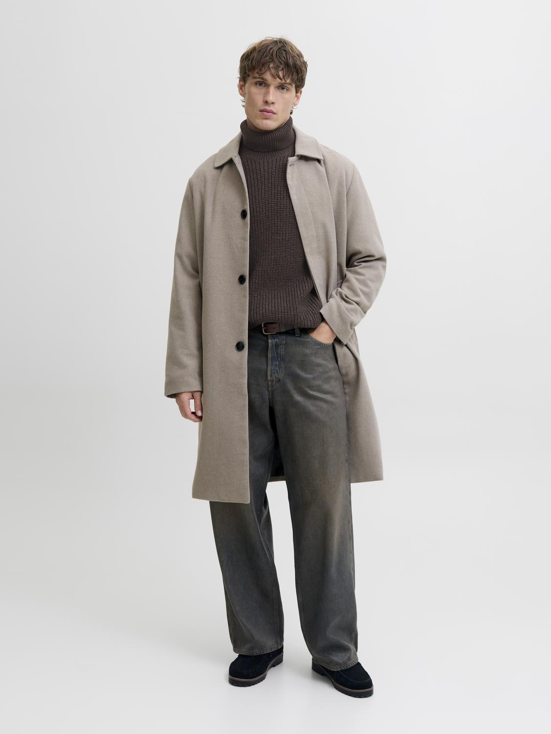 model_shot-front_full