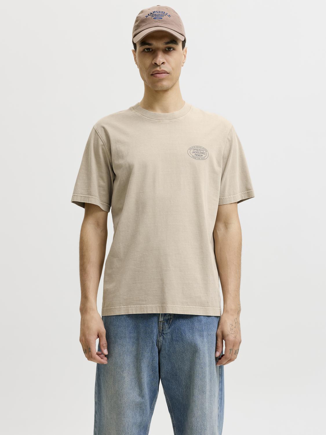 model_shot-front
