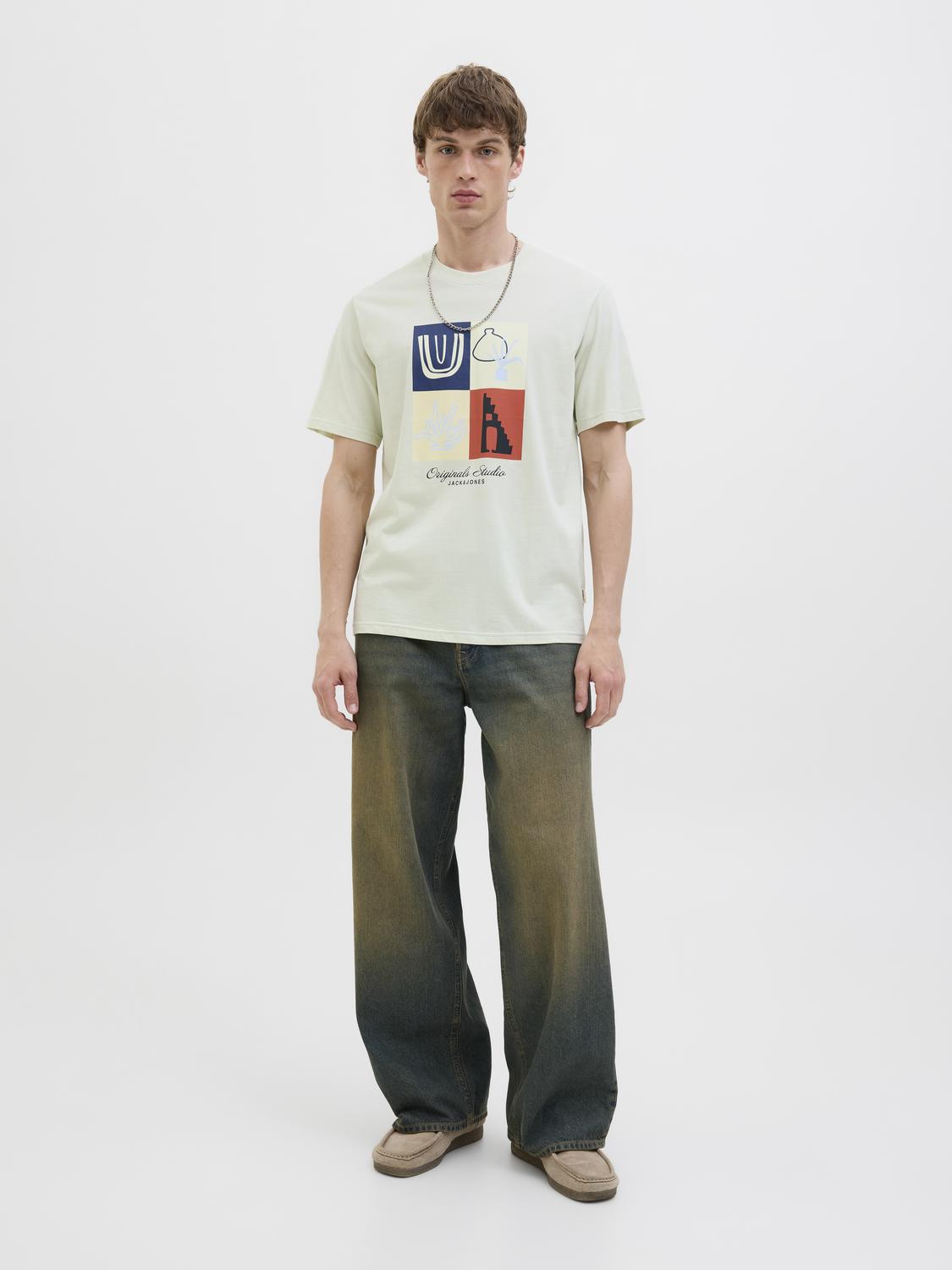 model_shot-front_full