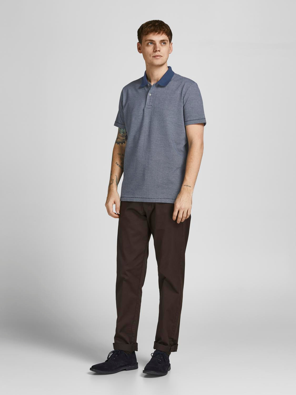 model_shot-front_full
