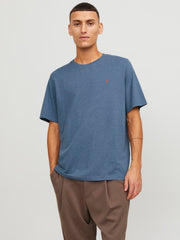 model_shot-front
