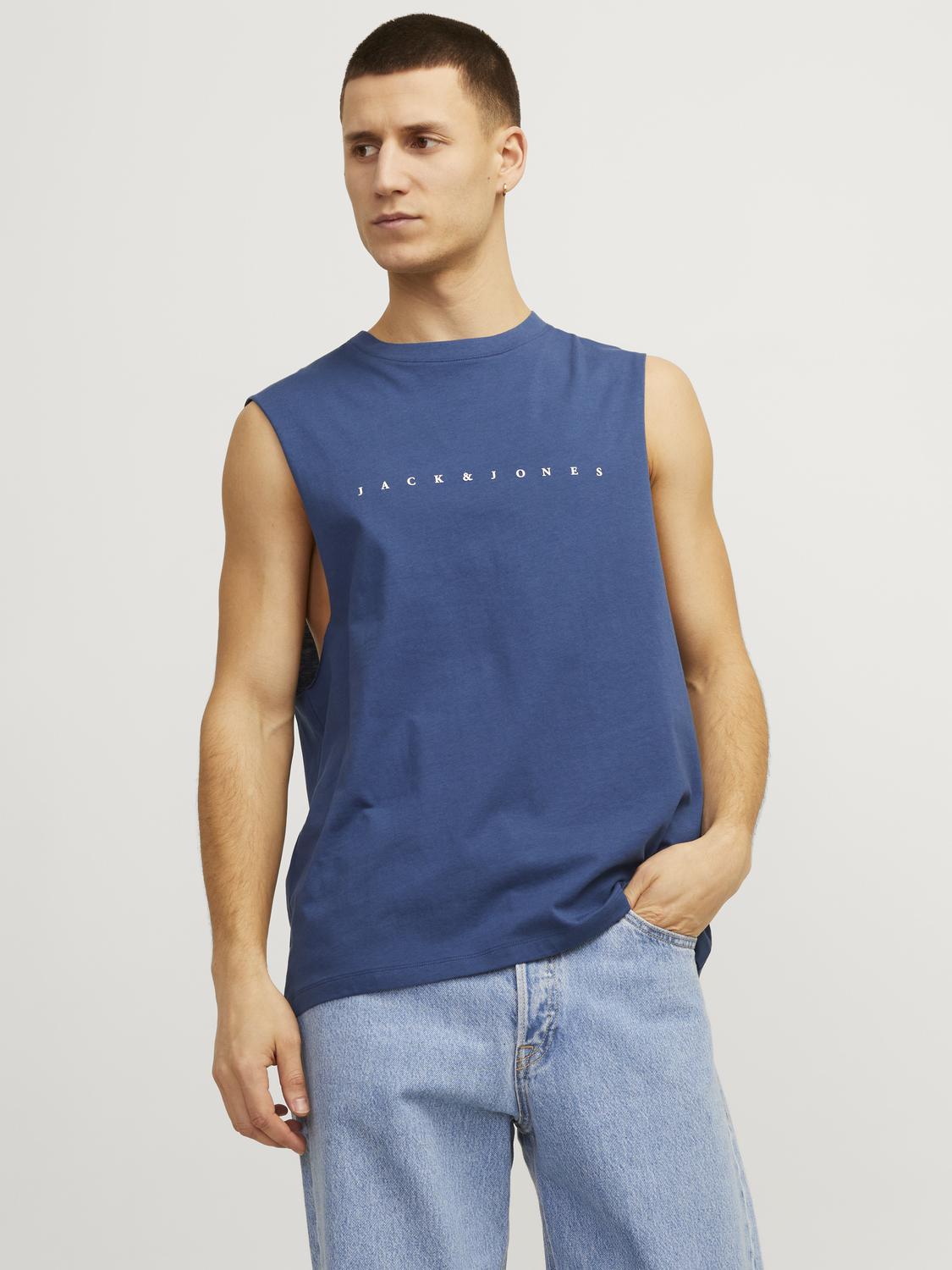 model_shot-front
