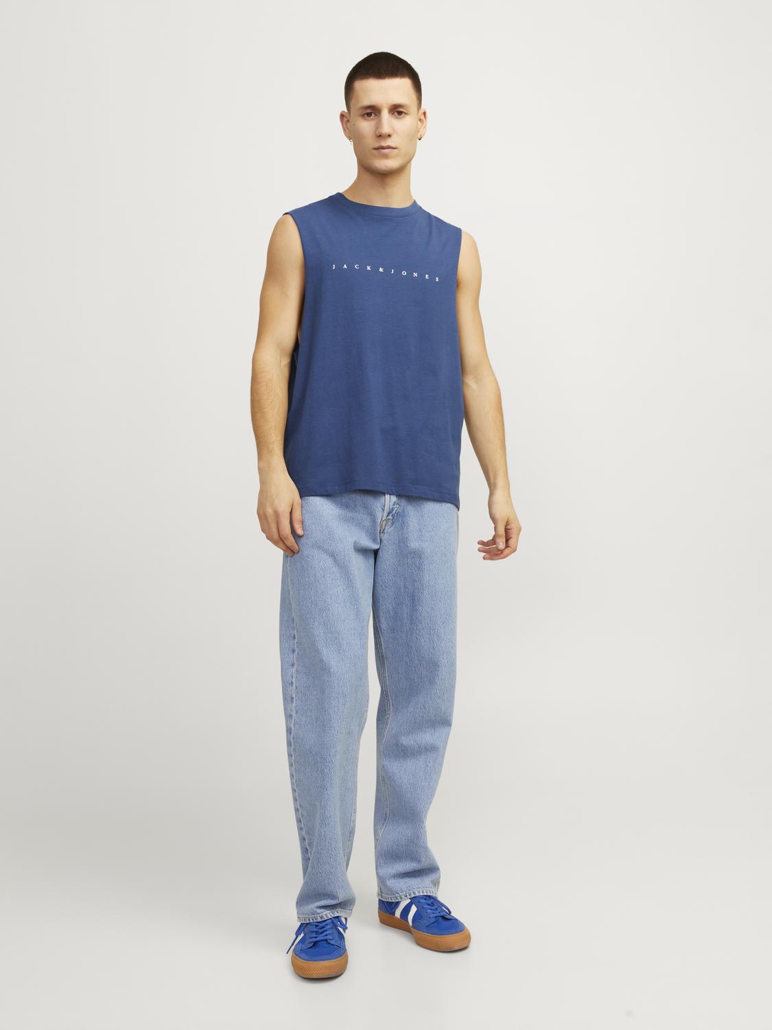 model_shot-front_full