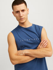 model_shot-creative