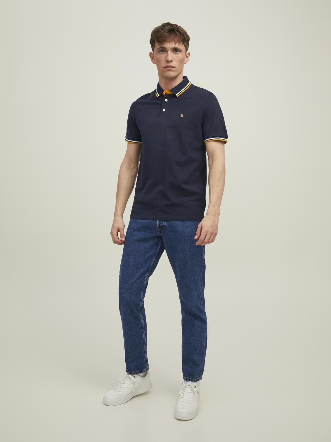 model_shot-front_full