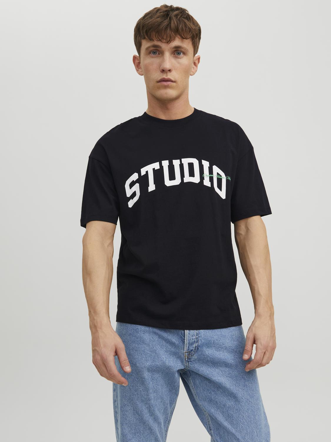 model_shot-front