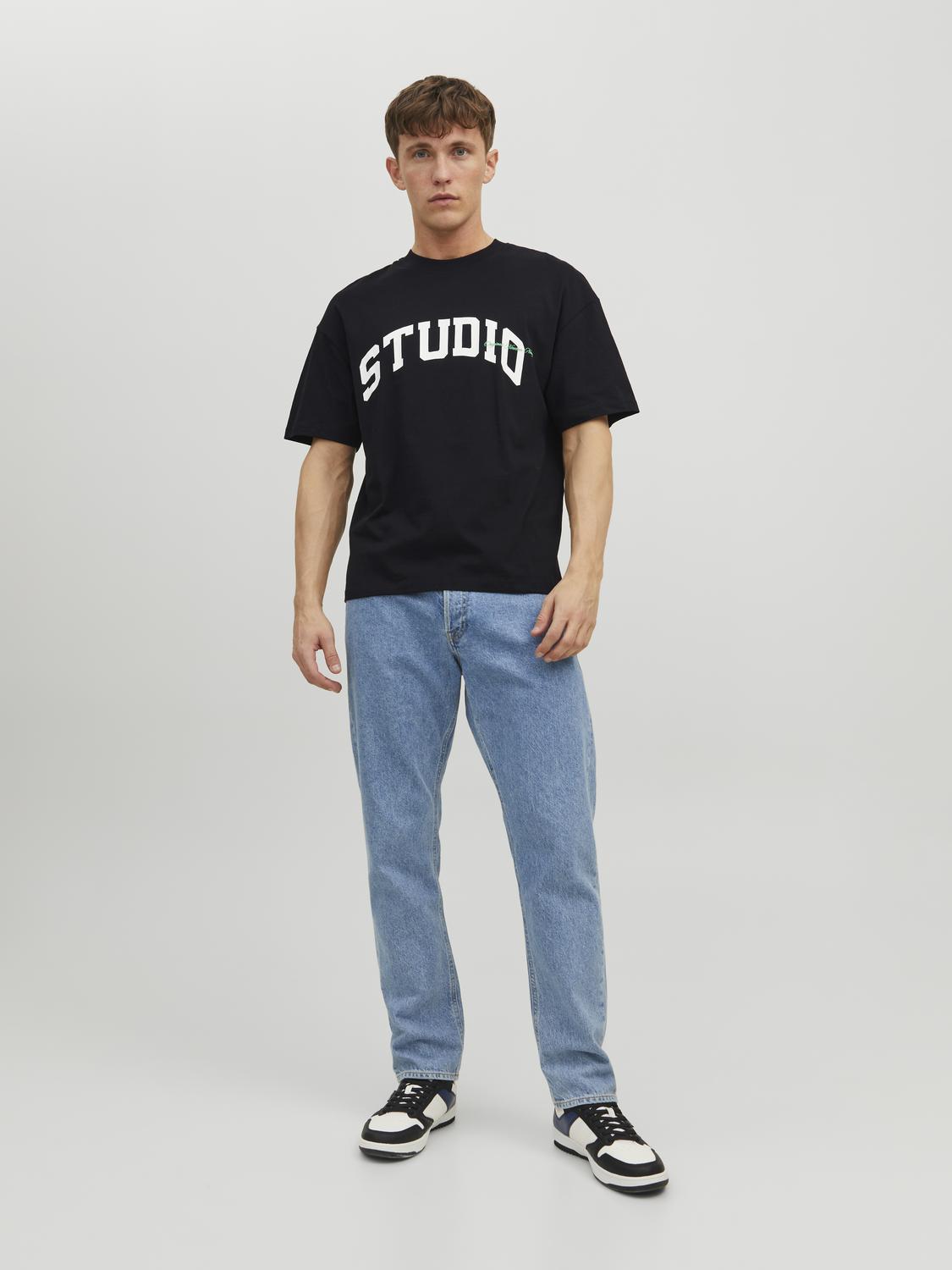 model_shot-front_full