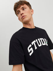 model_shot-creative