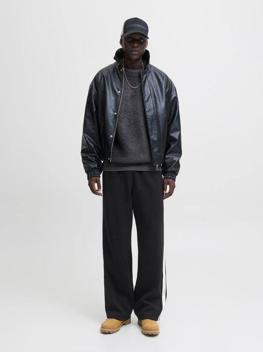 model_shot-front_full