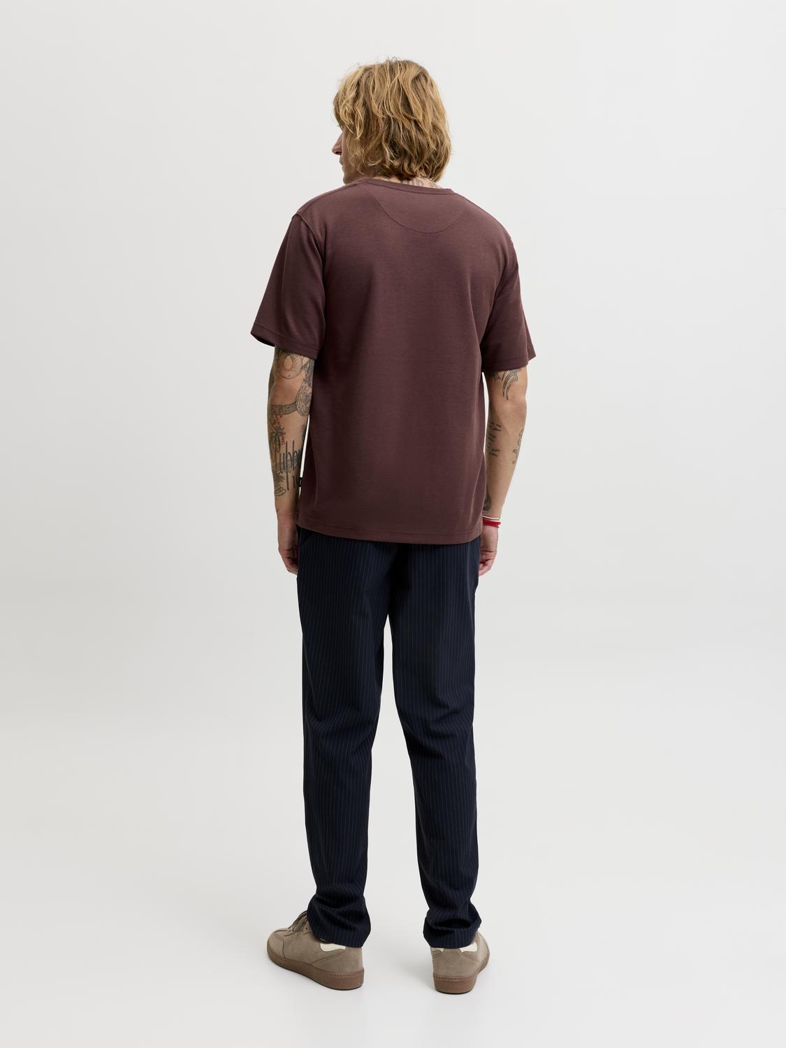 model_shot-back