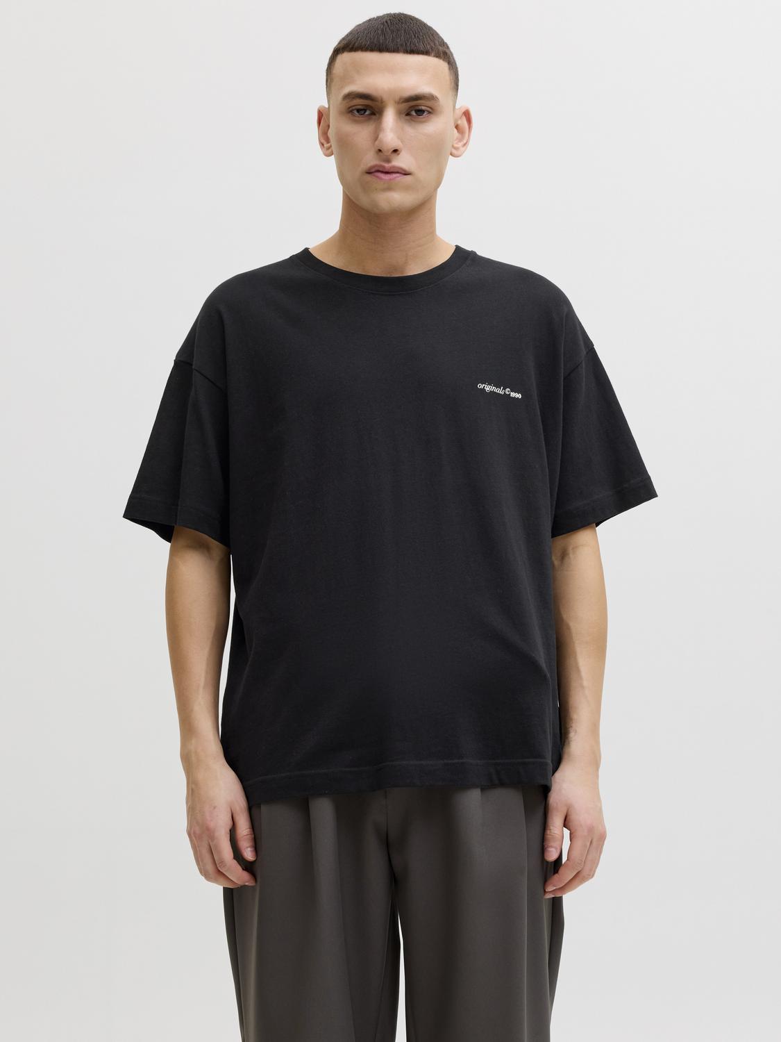 model_shot-front