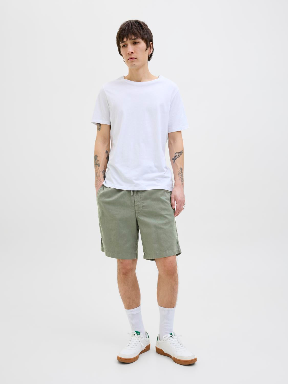 model_shot-front_full