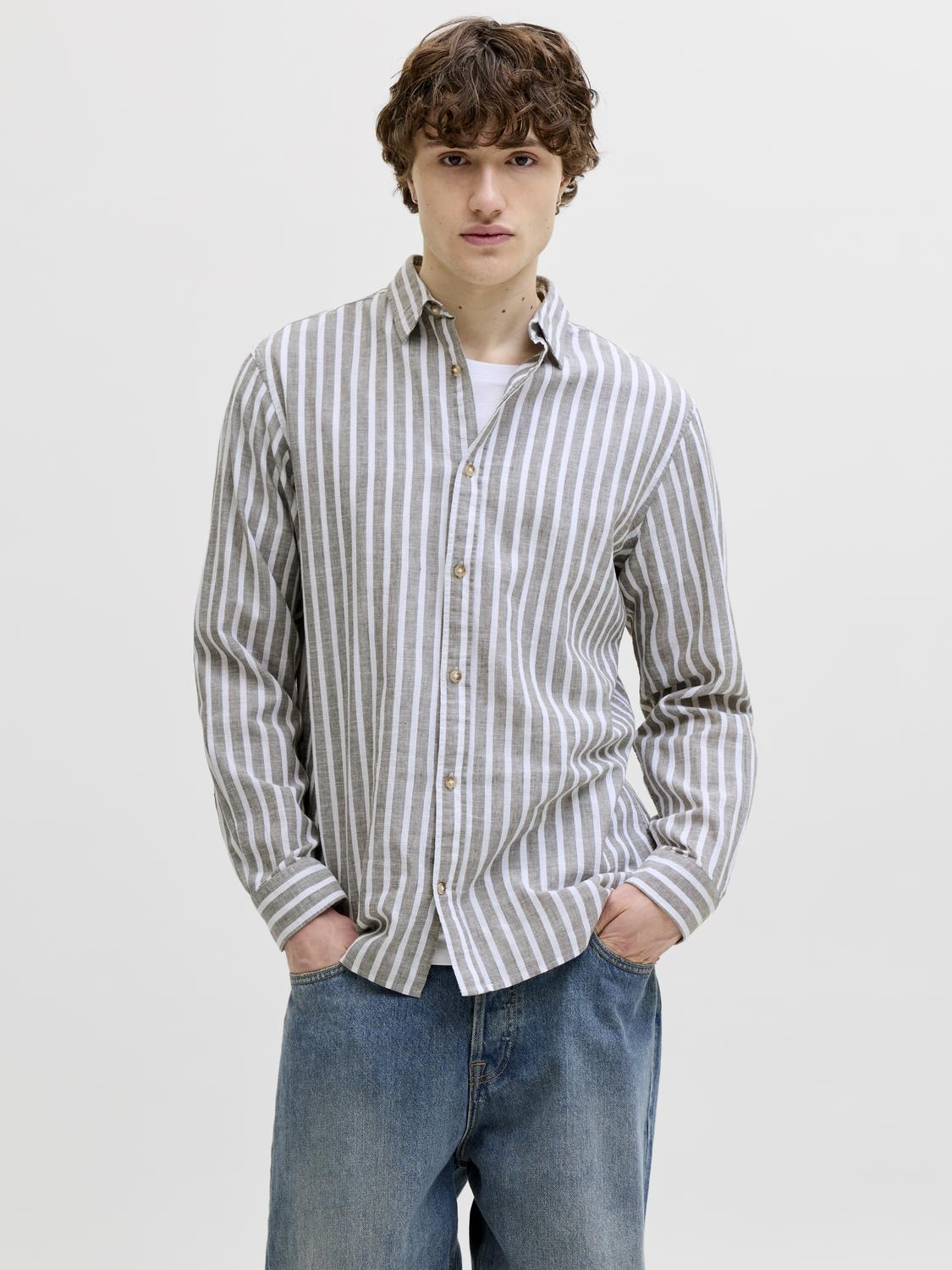 model_shot-front
