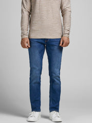 model_shot-front