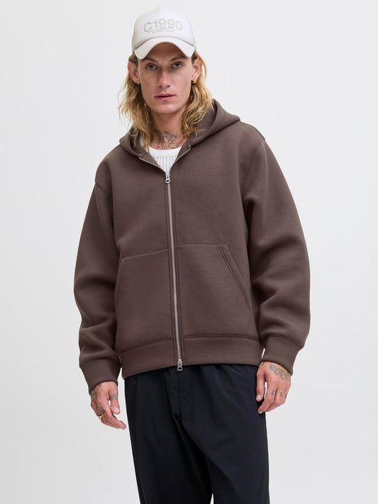 model_shot-front