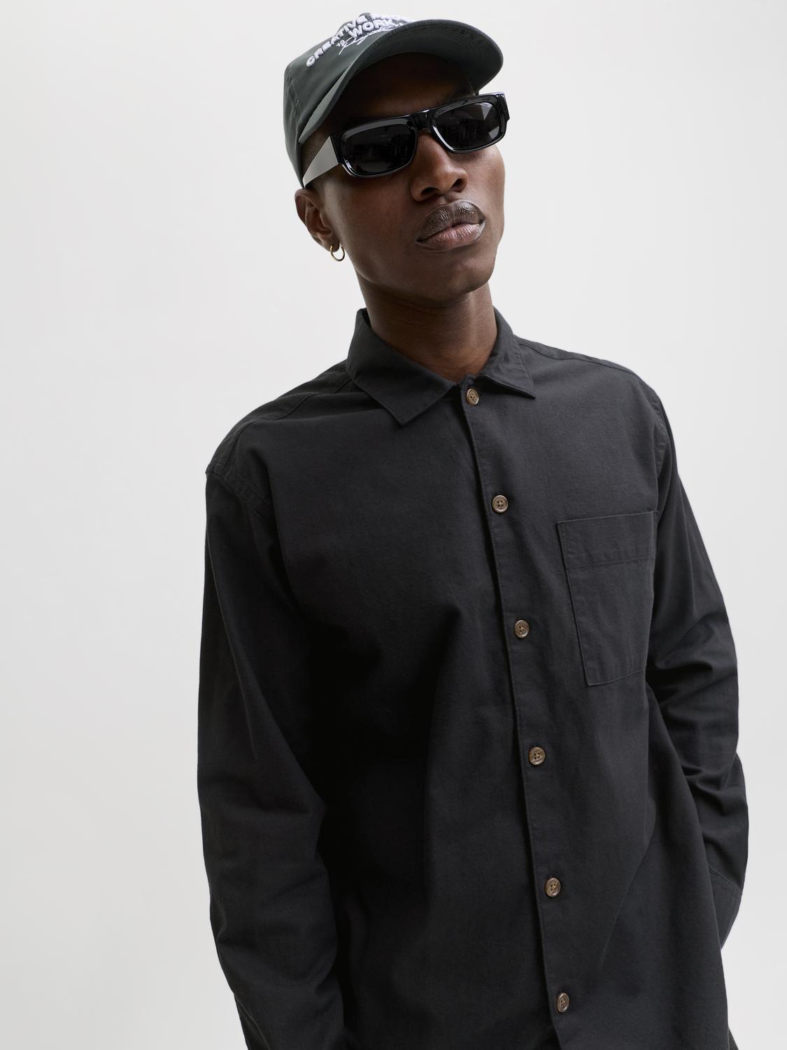 model_shot-creative