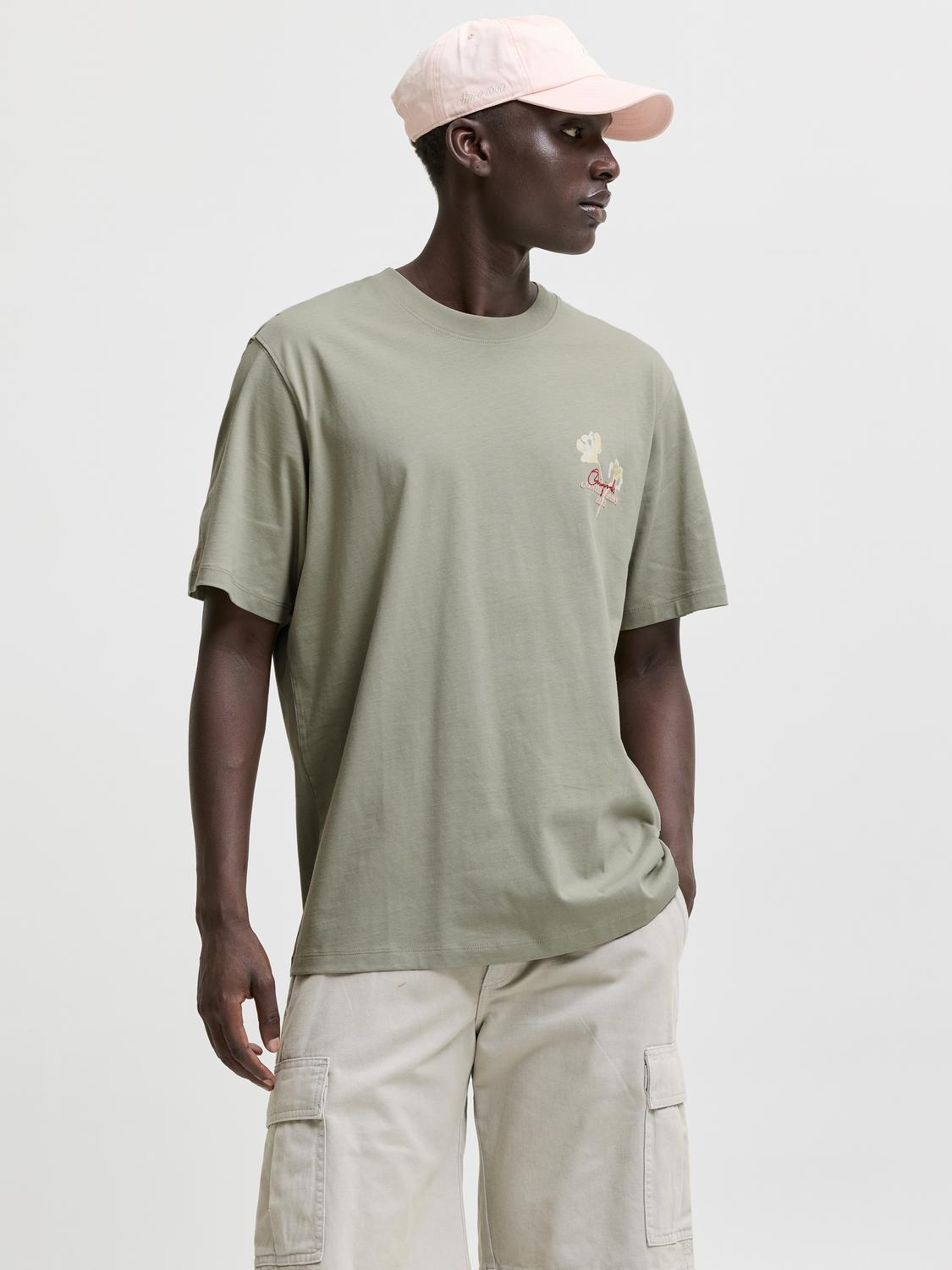 model_shot-front