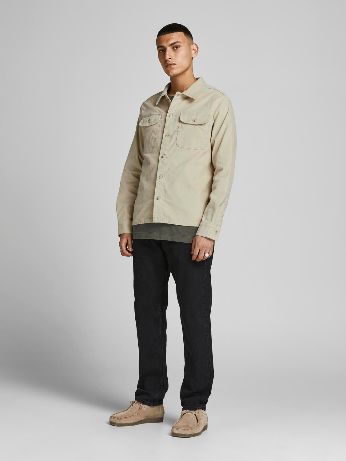 model_shot-front_full