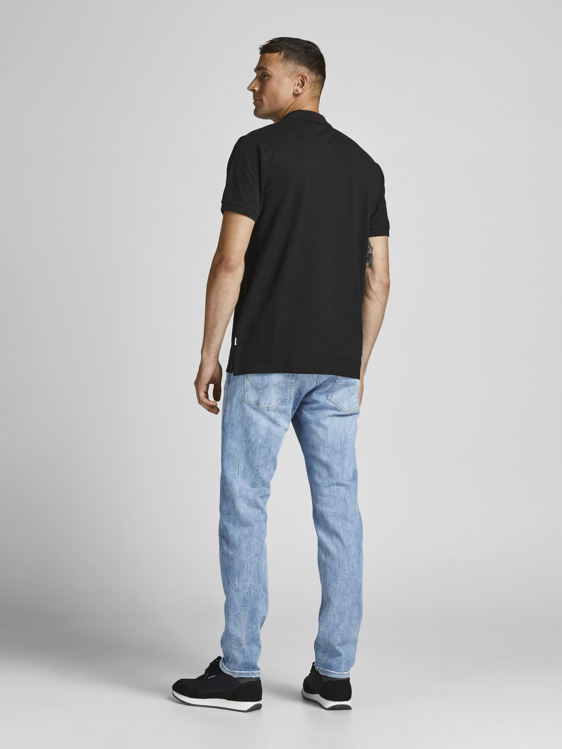 model_shot-back