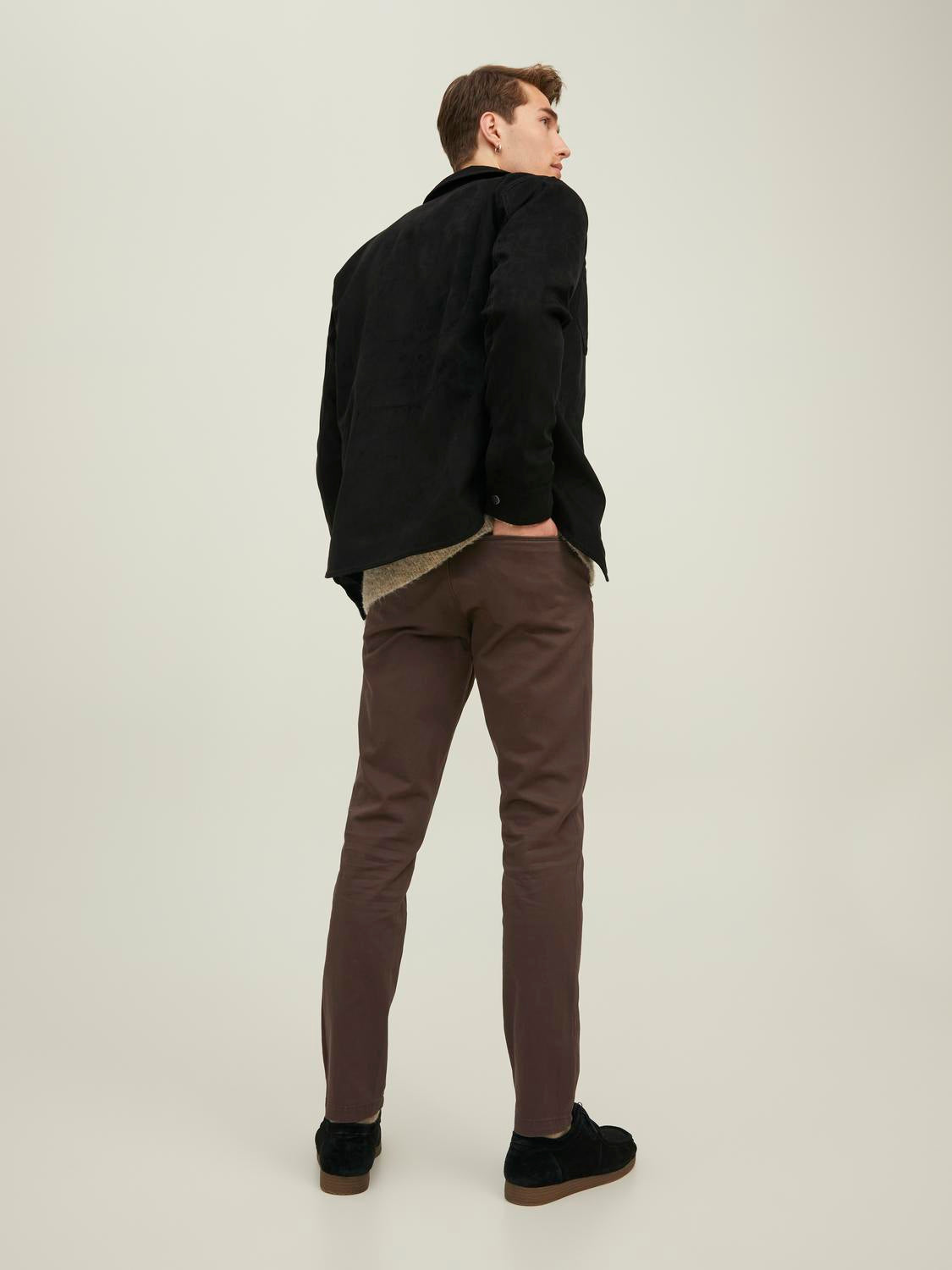 model_shot-back