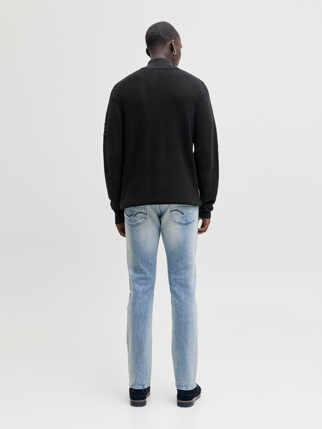 تصميم خلفي لبولفر أسود رجالي من جاك آند جونز
