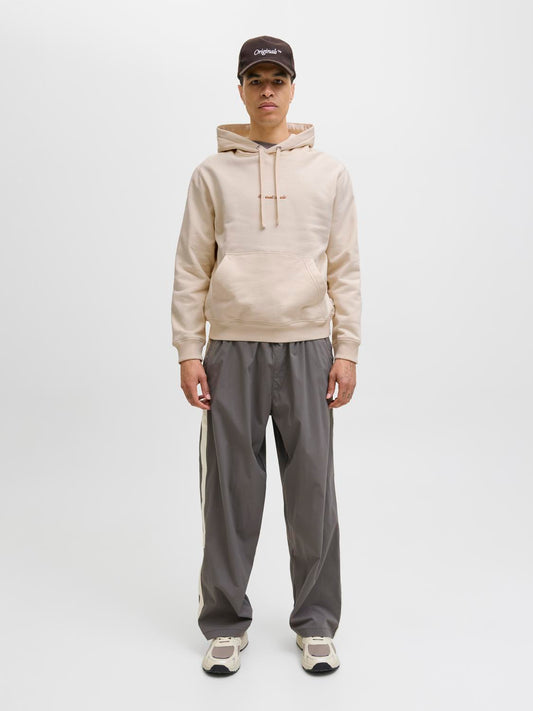 model_shot-front_full