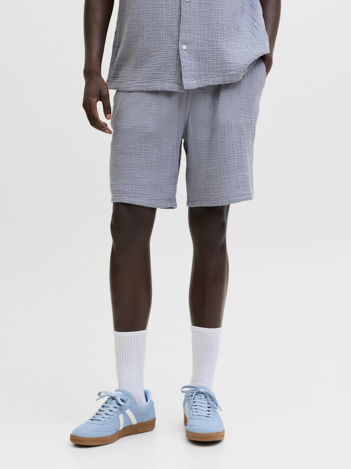 model_shot-front