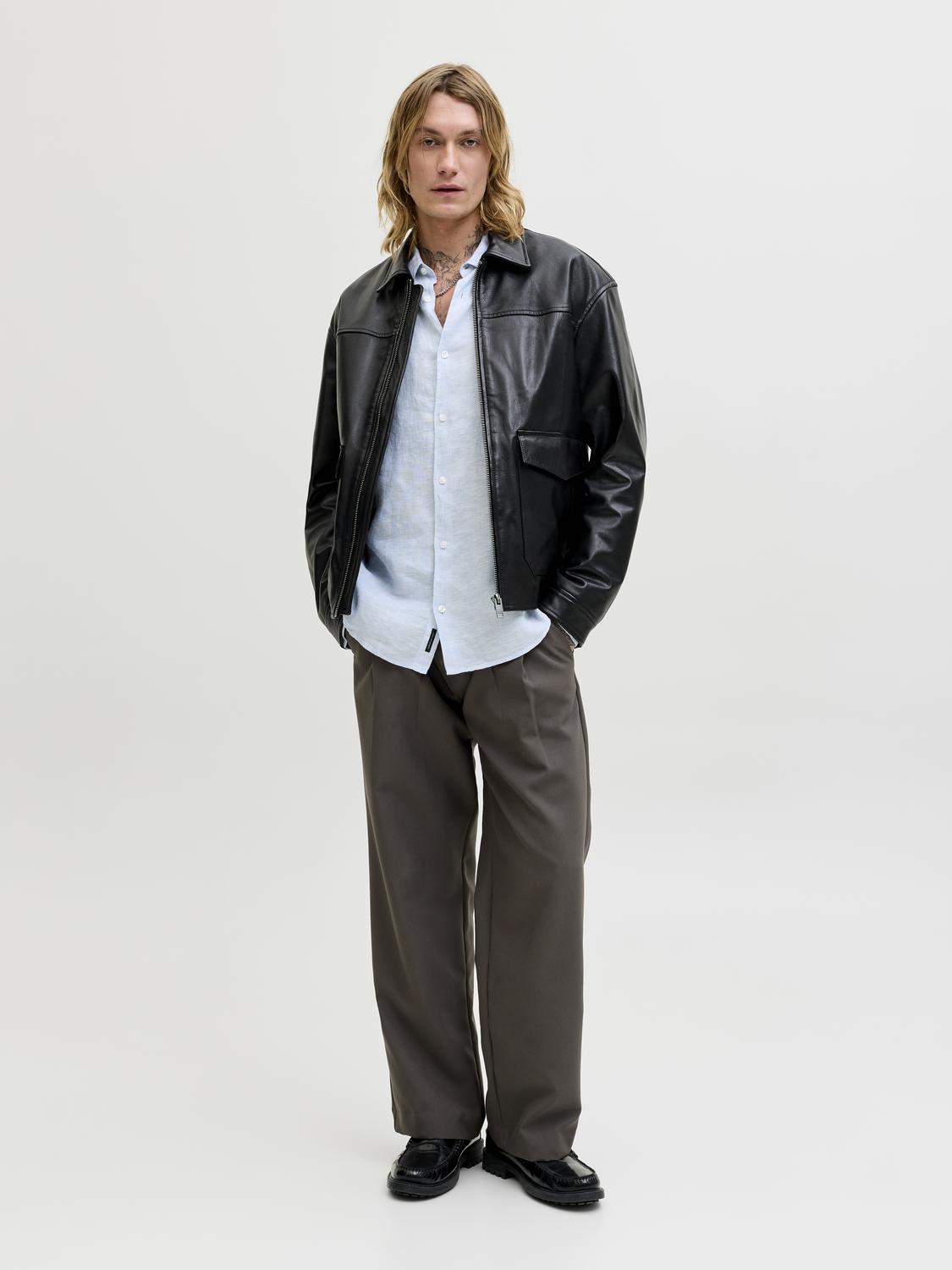 model_shot-front_full