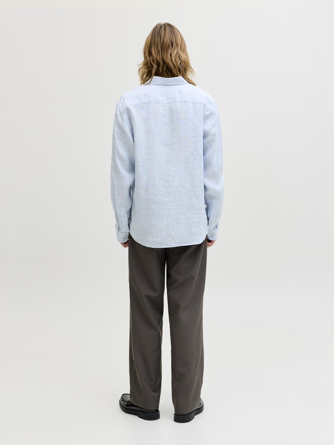 model_shot-back